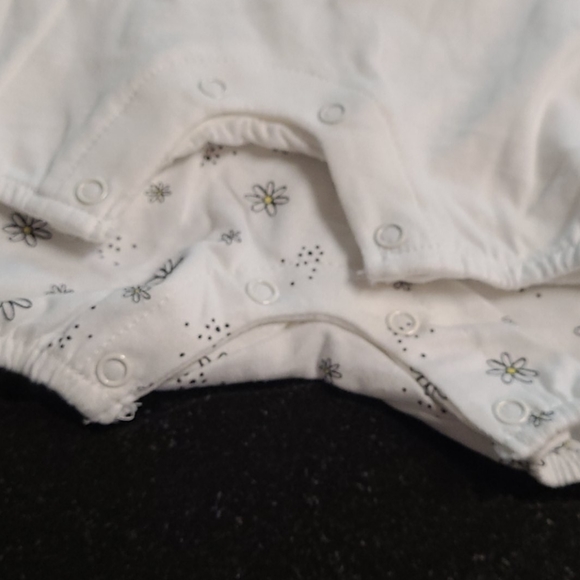 🌼Rae Dunn Baby Romper Set🌻 - Picture 4 of 5
